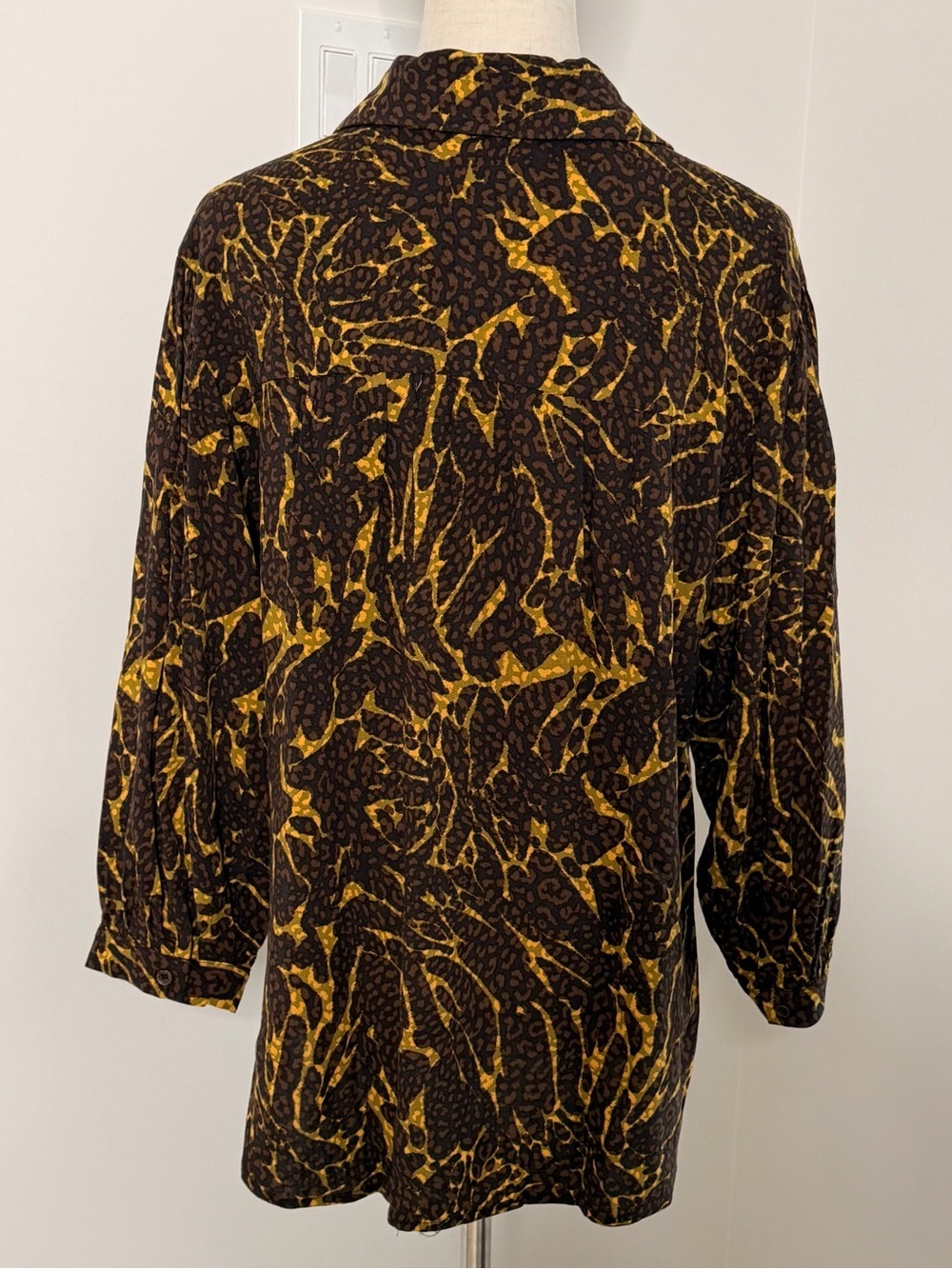 💛2 for $20-LAURE + MAX Printed Button Front Blouse | Size Small (0047) - Picture 6 of 12